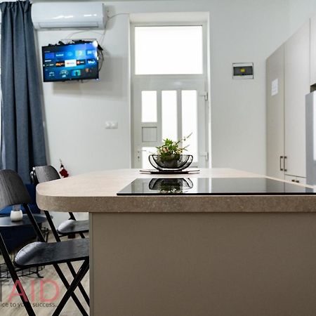 B17 Apartment - Hostaid Budapest Esterno foto