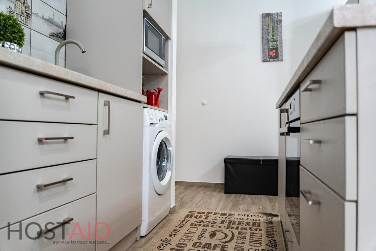 B17 Apartment - Hostaid Budapest Esterno foto