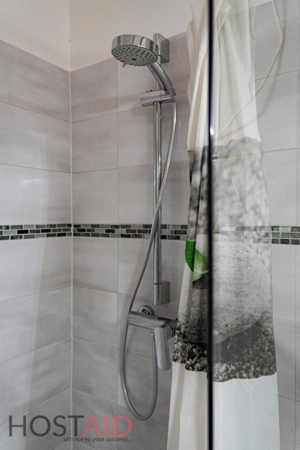 B17 Apartment - Hostaid Budapest Esterno foto